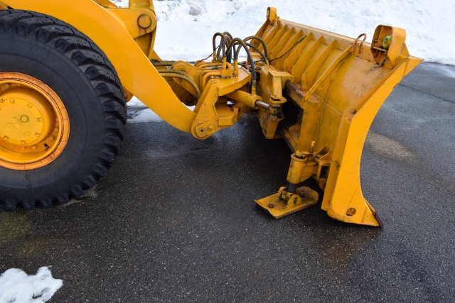 【舗装工事と厚みの真実】寿命を左右する「最適な厚さ」の決め方と、コストを抑えるプロの視点