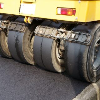 【2026年最新｜アスファルト舗装の単価相場とコストを抑える5つの重要ポイント】