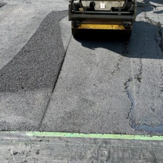 【アスファルト舗装・私道の解体】相場と坪単価は？トラブルを防ぐ工事実績と注意点をプロが解説